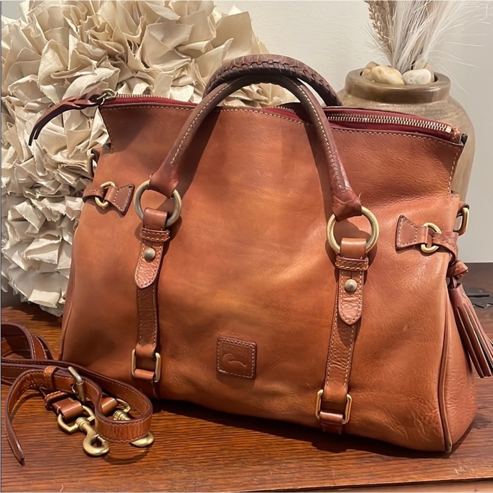 🤎🧡Dooney & Bourke Florentine Satchel -Narural-  $525